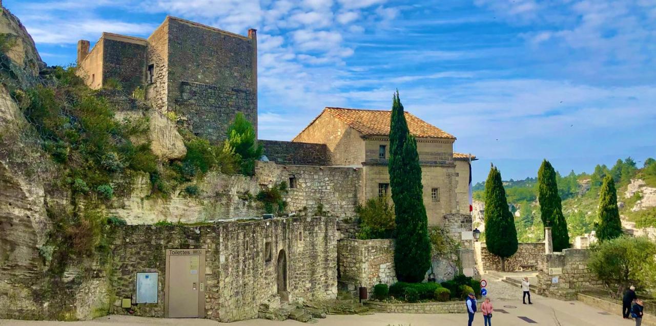 Lou Meinado Bed & Breakfast Saint-Martin-de-Crau Exterior photo